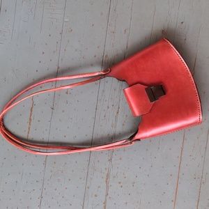 Vintage leather shoulder bag